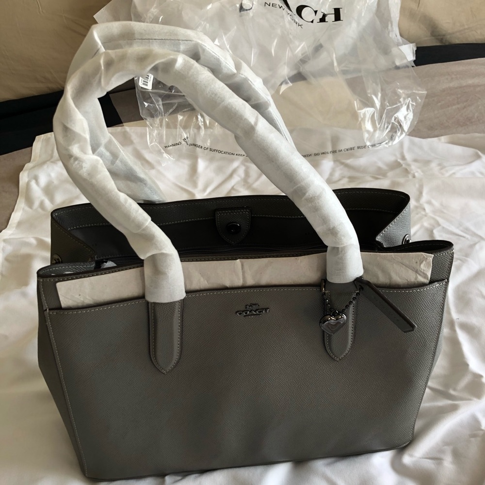 BRAND NEW COACH CROSSING LEATHER TOTE